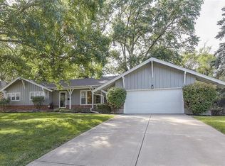8508 Travis Ln, Overland Park, KS 66212
