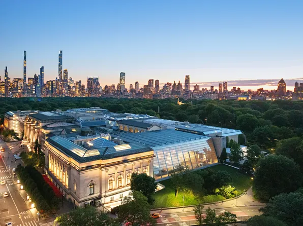 1040 Fifth Avenue image 1 of 27