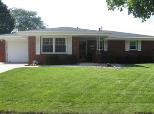 1635 Westridge Dr, Dubuque, IA 52002