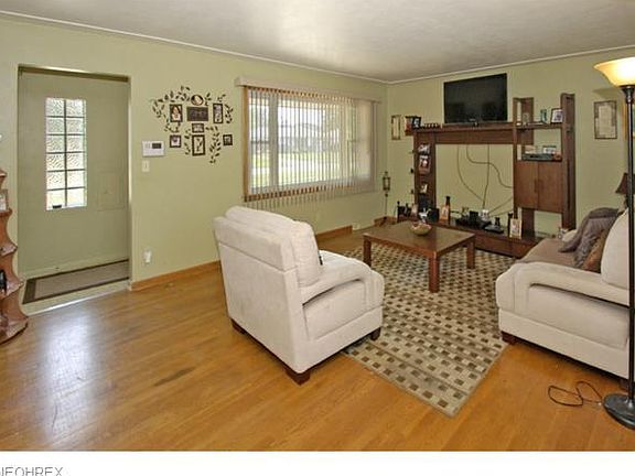 3rd image of 1018 W 38th St