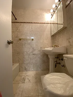 Rented by Bond New York | media 4