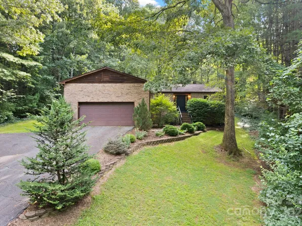 207 Mint Way, Flat Rock, NC 28731