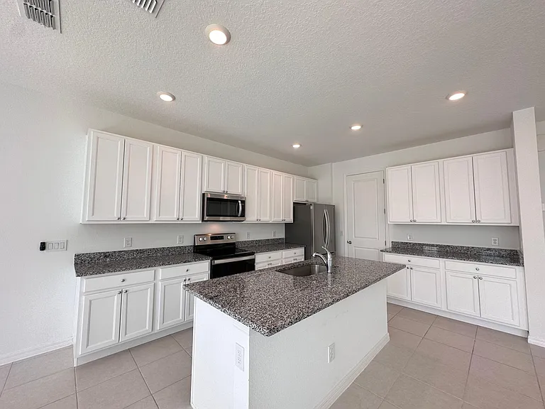 1622 Sanibel Dr — Photo 19