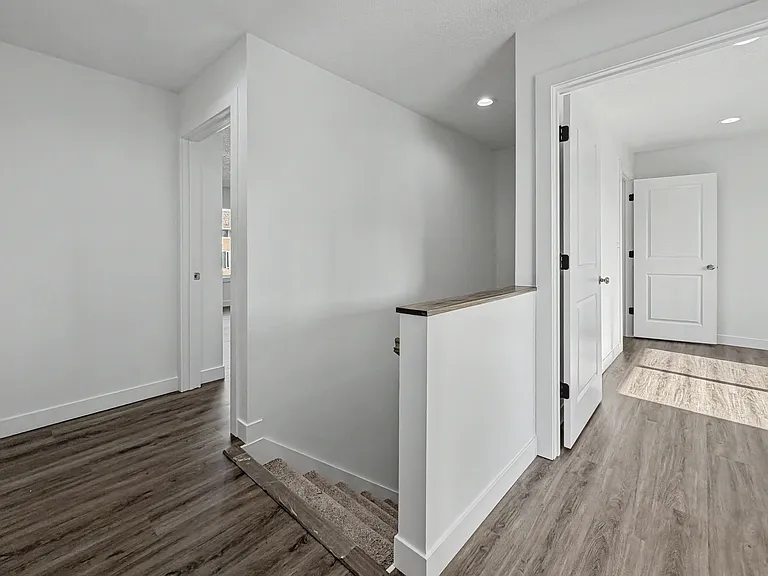 53 West — Photo 18