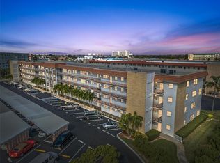 3128 59th St S APT 303, Gulfport, FL 33707