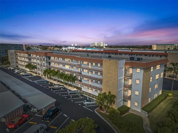 3128 59th St S APT 303, Gulfport, FL 33707