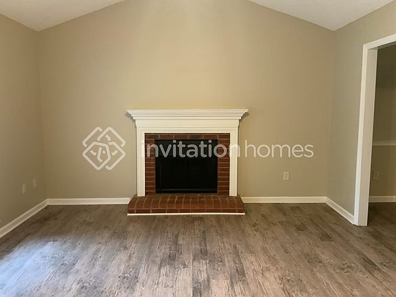 3rd image of 2886 Southwell Ln SW