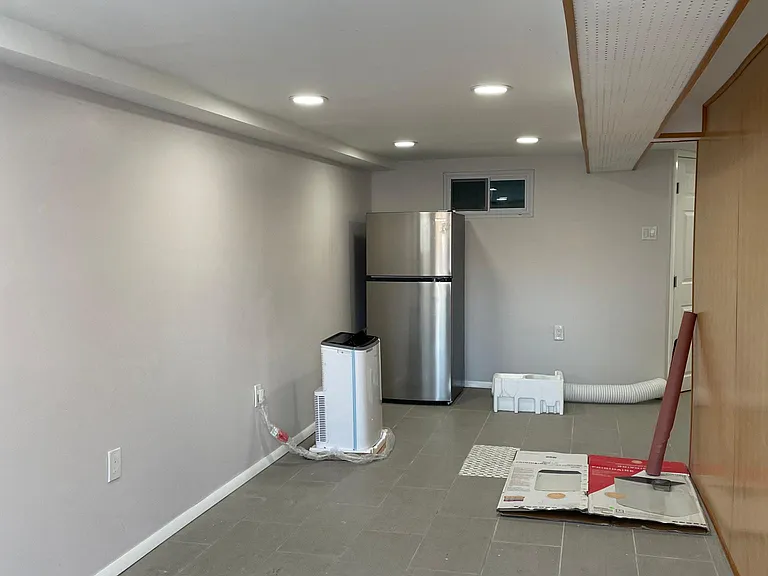 5843 Roosevelt Blvd #1 — Photo 9