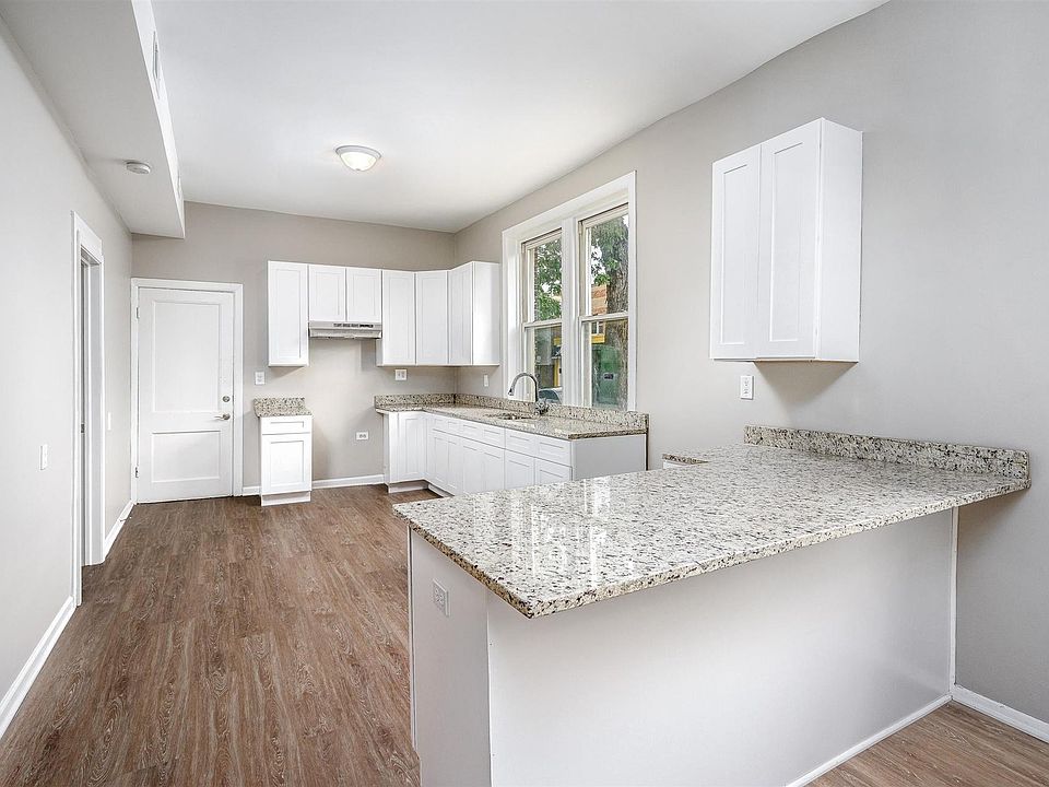 1st image of 3856 S Sacramento Ave #1M