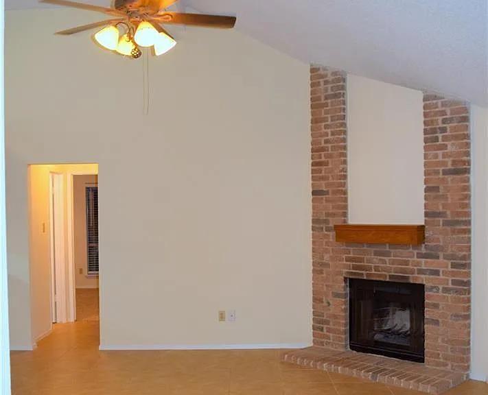 16819 Village Oak Loop — Photo 2