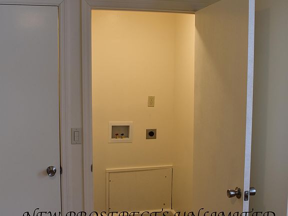 Washer/Dryer Hook-up