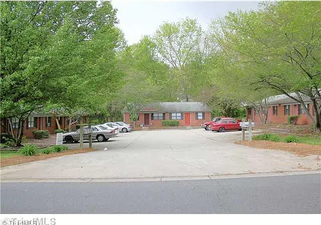 2 bed, 760 sqft, $1,000 — Photo 1