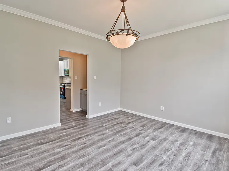 557 Marco Way — Photo 15