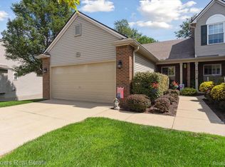 348 Newberry Ln, Howell, MI