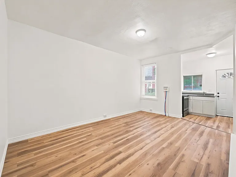 5135 Folsom St — Photo 14