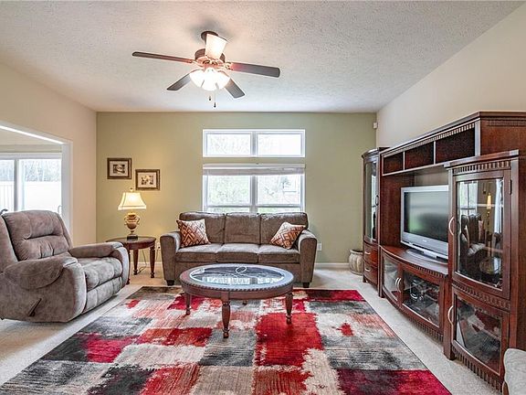 3rd image of 150 Stoney Brook Dr