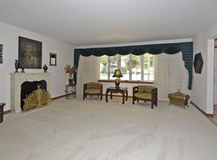 107 N Hickory Ave, Bartlett, IL