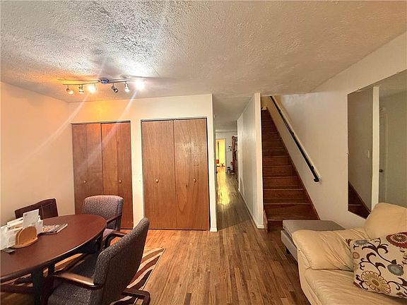 2nd image of 164 E Elm St