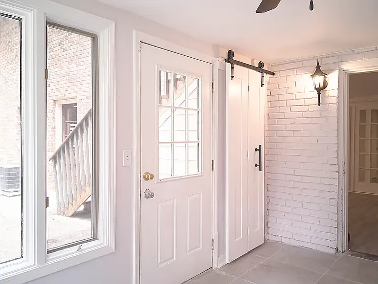 4 bed, 1900 sqft, $3,000 — Photo 2