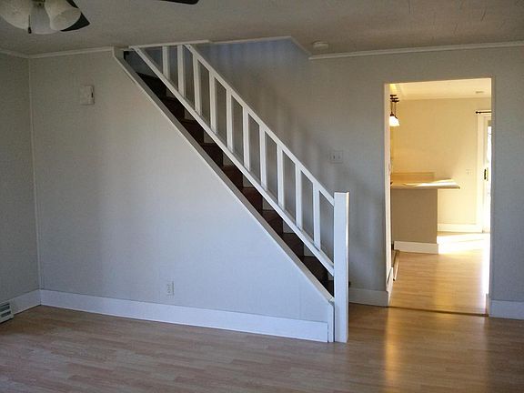 3rd image of 548 E Park St