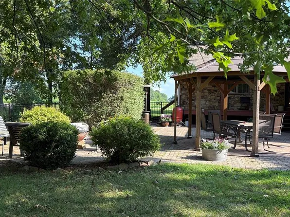23036 Carlyle Rd, Benton, IL 62890