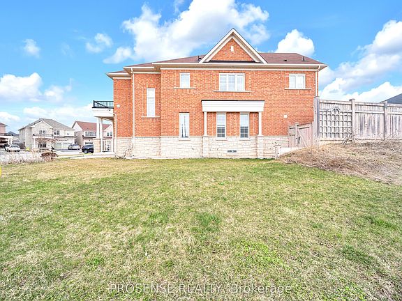 3rd image of 2 Timbercove Rd