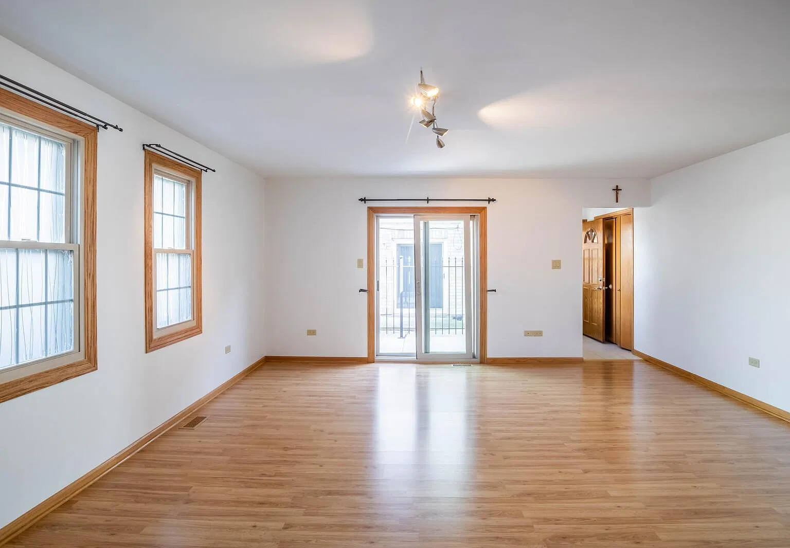 5343 S Long Ave — Photo 3