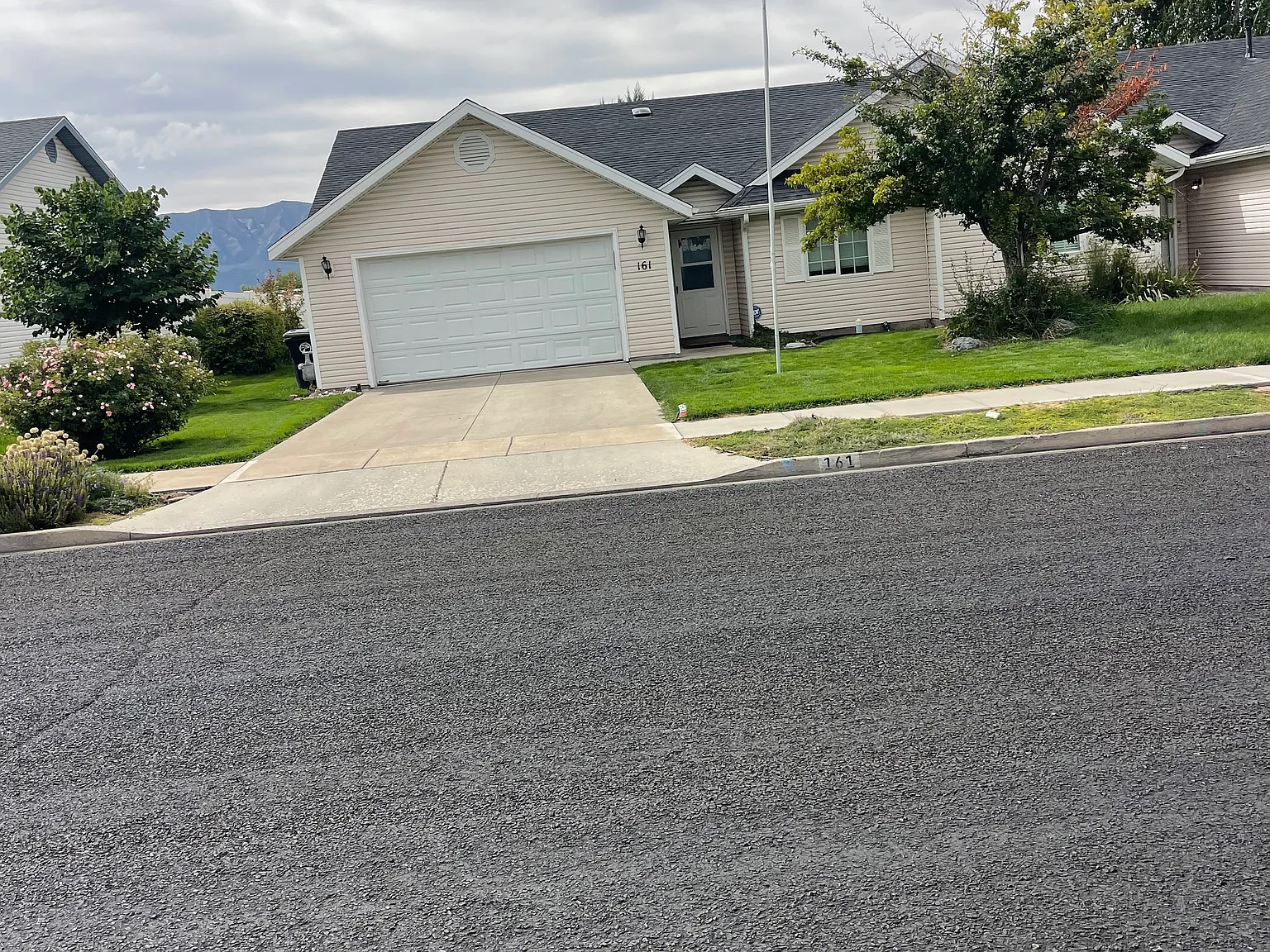 3 bed, 1150 sqft, $1,600 — Photo 1