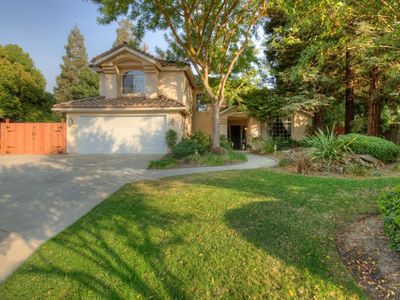 1199 E Woodhaven Ln, Fresno, CA, 93720