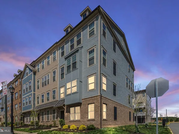 1138 Madeira Ter SE, Leesburg, VA 20175