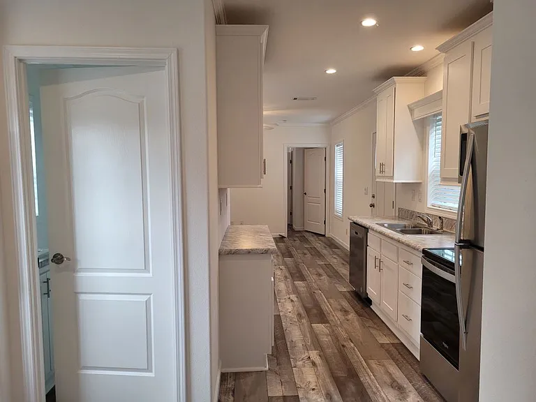5600 Jennie St #15 — Photo 6