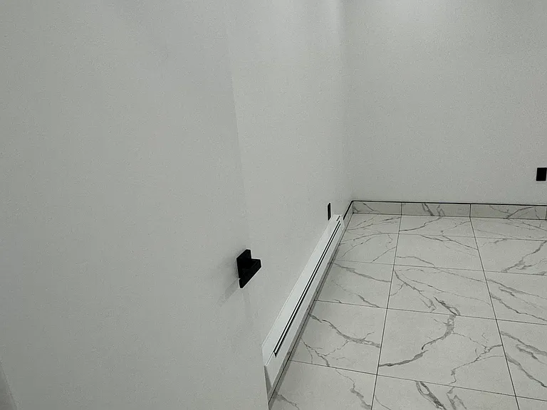 6080 Catalpa Ave #BASEMENT — Photo 10