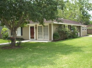 1001 Frederick Dr, Edna, TX 77957