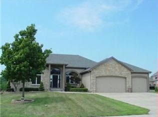 9625 Jacob Ln, Lees Summit, MO 64086