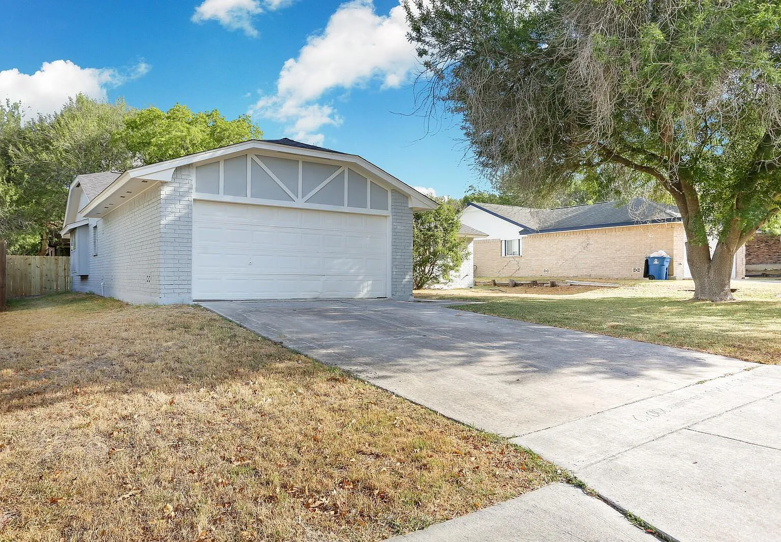 3 bed, 2.0 bath, 1430 sqft, $1,500 — Photo 3