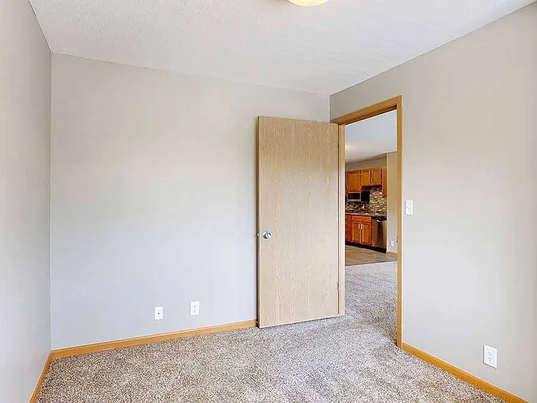 Highland View Apartments — Photo 112