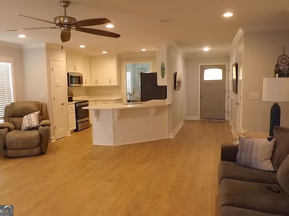 4th image of 612 Whitetail Ln
