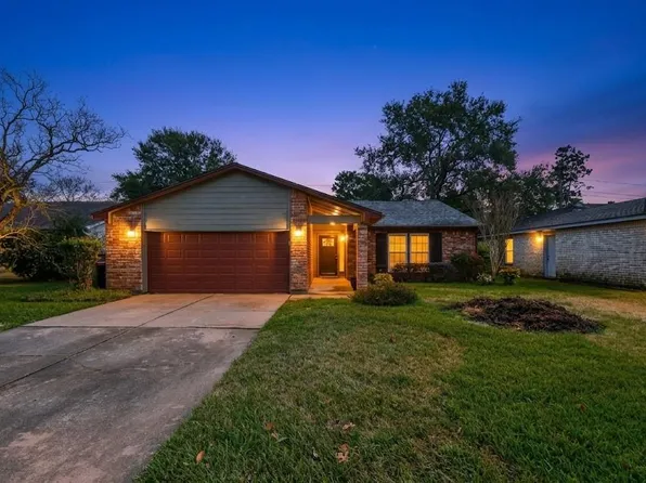 727 Red Rock Canyon Dr, Katy, TX 77450