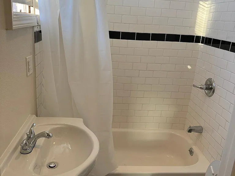 506 Foothill Blvd #3 — Photo 1