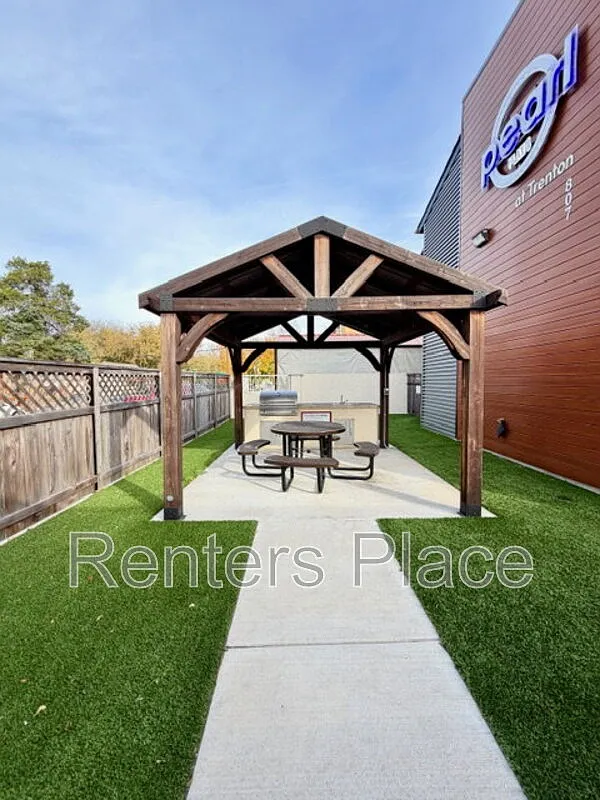 Building Photo - 807 S Trenton Ave #1