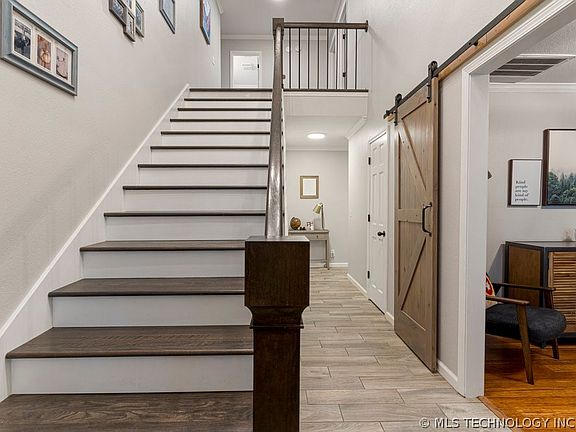 2nd image of 10207 S Fulton Ave