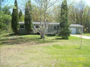 324 E Hathaway Rd, Harbor Springs, MI 49740