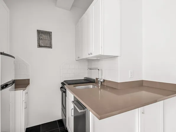 208 West 23rd Street image 1 of 13