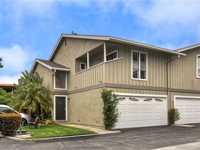 345 University Dr APT B4, Costa Mesa, CA, 92627