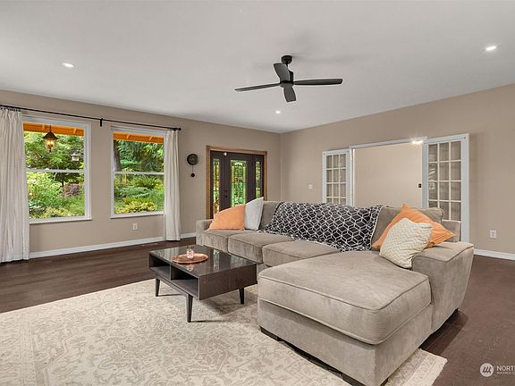 4th image of 15617 125th Avenue NW