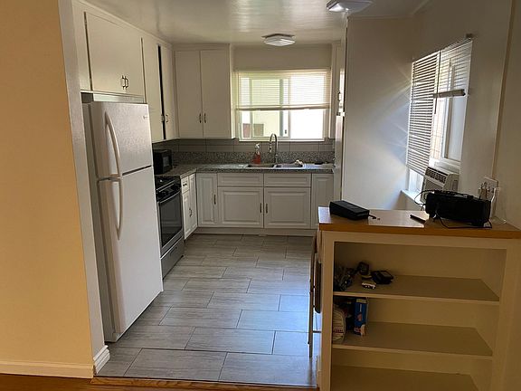 5th image of 852 S Lorraine Blvd #6