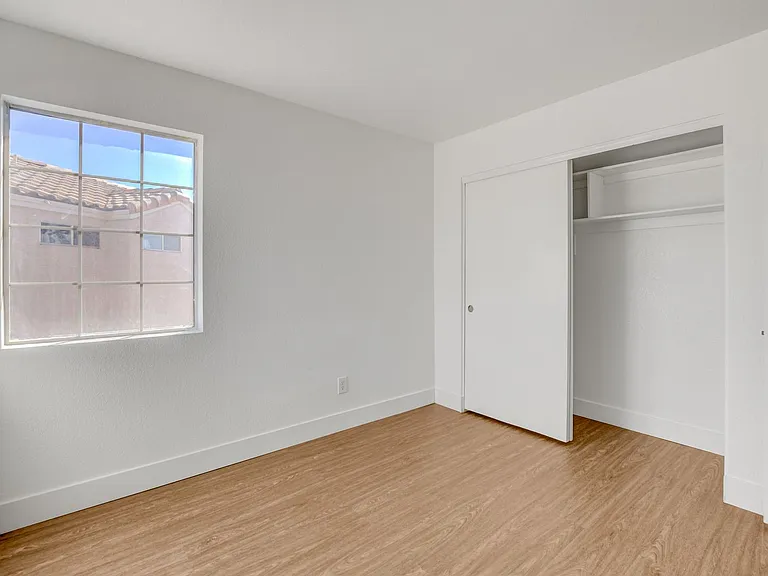 8005 Vision St — Photo 28