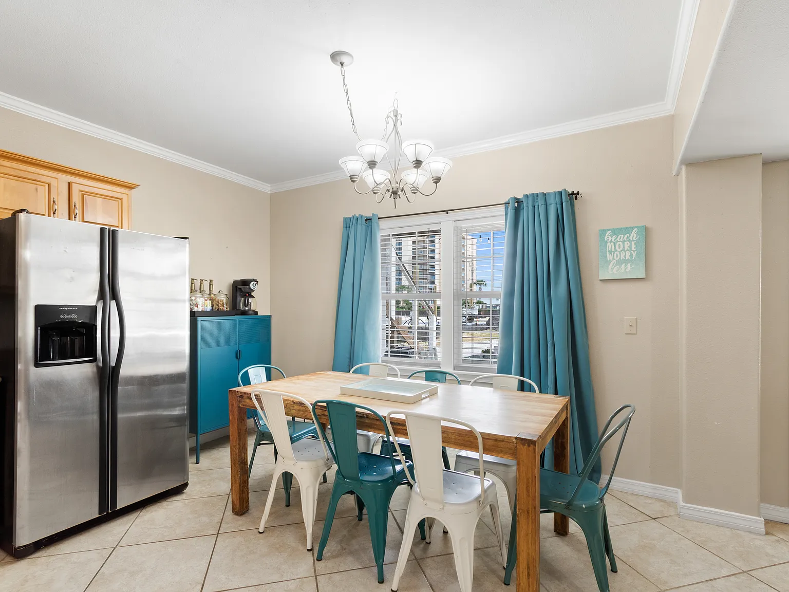 2 bed, 1200 sqft, $2,500 — Photo 2