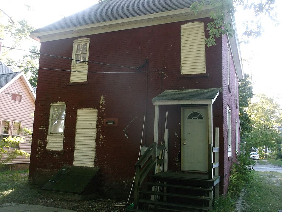 2nd image of 708 S State St