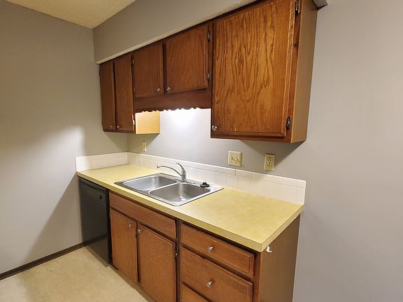 4th image of 515 S 2nd St #6